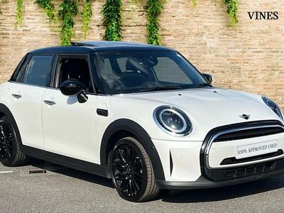 Begagnad Mini Cooper Exclusive 134 HK (98 kW) 2023 Vit Halvkombi