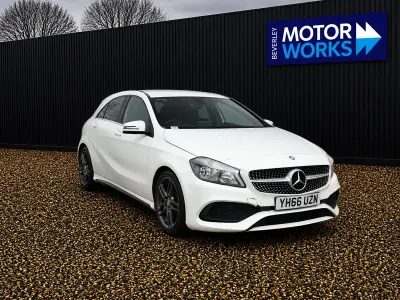 Begagnad Mercedes A200 AMG line 2016 Vit Halvkombi