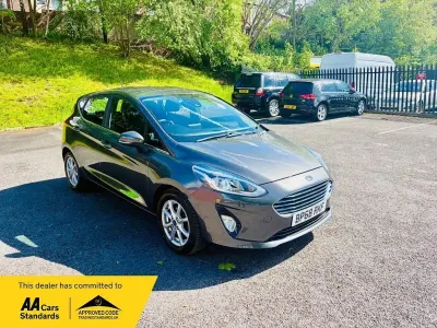 Used Ford Fiesta Zetec 100 HP (73 kW) 2019 Grey Hatchback