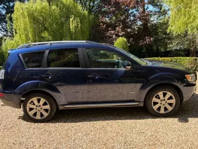 Usado Mitsubishi Outlander 174 HP (127 kW) 2012 Azul SUV
