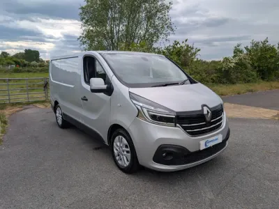 Begagnad Renault Trafic 130 HK (95 kW) 2021 Silver