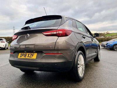 Used Vauxhall Grandland X S 128 HP (94 kW) 2018 Grey SUV