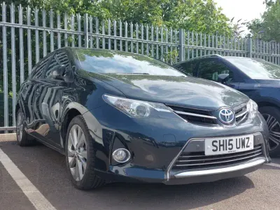 Used Toyota Auris Hybrid 136 HP (100 kW) 2015 Grey Hatchback