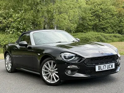 Käytetty Fiat 124 Spider Lusso Plus 140 HP (102 kW) 2017 Musta Avoauto