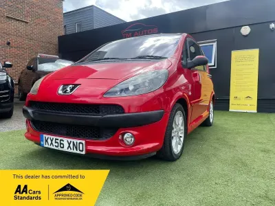 Used Peugeot 1007 Sport 75 HP (55 kW) 2006 Red MPV