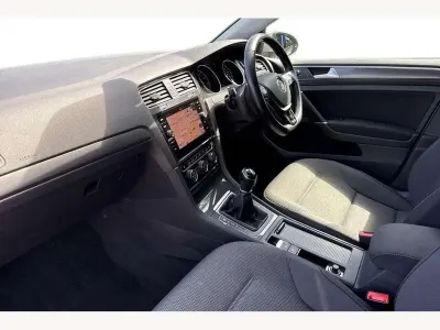 Begagnad VW Golf VII Edition 130 HK (95 kW) 2020 Silver Halvkombi