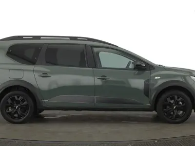 Used Dacia Jogger Extreme 141 HP (103 kW) 2023 Green MPV