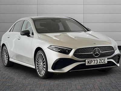 Begagnad Mercedes A250 AMG Line Premium Plus 218 HK (160 kW) 2023 Silver Sedan