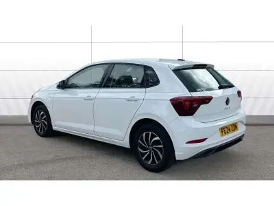 Used VW Polo Life 95 HP (69 kW) 2024 White Hatchback