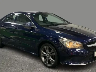 Begagnad Mercedes CLA180 122 HK (89 kW) 2017 Blå Sedan