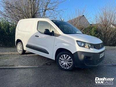 Used Peugeot Partner Premium 100 HP (73 kW) 2022 White MPV