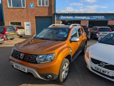 Used Dacia Duster Comfort 115 HP (84 kW) 2019 Orange SUV