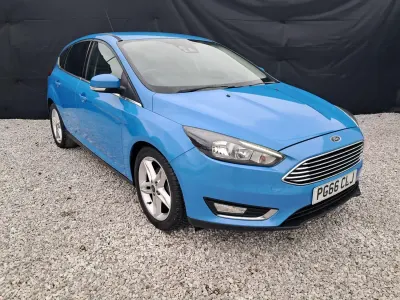 Używany Ford Focus Titanium 2017 Niebieski Hatchback