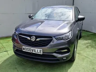 Used Vauxhall Grandland X S 130 HP (95 kW) 2019 Grey SUV