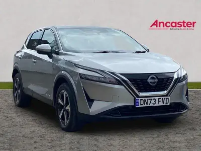 Używany Nissan Qashqai Acenta Premium 190 KM (139 kW) 2024 Srebrny SUV