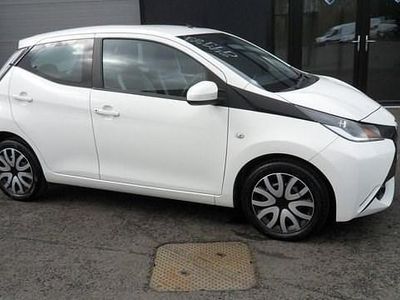 Used Toyota Aygo X-play 68 HP (50 kW) 2014 White Hatchback