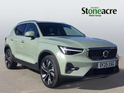 Begagnad Volvo XC40 Ultra 163 HK (119 kW) 2025 Grön SUV
