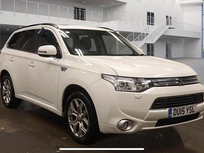 White Used 2015 Mitsubishi Outlander P-HEV Estate | £7,395 (Fair price)