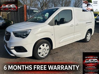 Second-hand Vauxhall Combo 100 CP (73 kW) 2023 Alb Monovolum