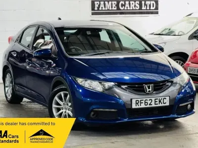 Begagnad Honda Civic ES 142 HK (104 kW) 2013 Blå Halvkombi