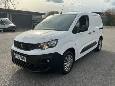 Used Peugeot Partner 131 HP (96 kW) 2019 White MPV