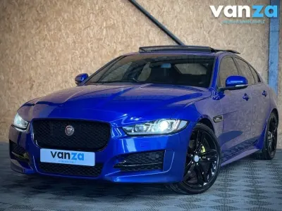 Używany Jaguar XE R-Sport 180 KM (132 kW) 2016 Niebieski Sedan/Limuzyna