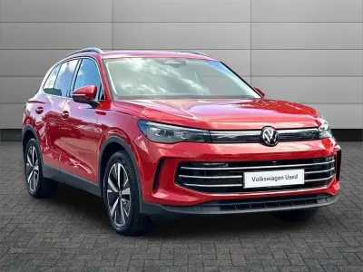 Used VW Tiguan Elegance 147 HP (108 kW) 2024 Red SUV