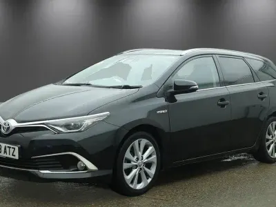 Used Toyota Auris Hybrid 136 HP (100 kW) 2018 Black Estate