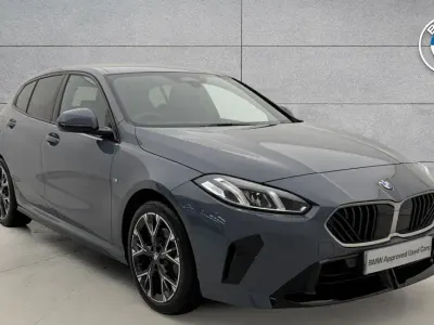 Usado BMW 120 M Sport 168 CV (123 kW) 2024 Gris Utilitario