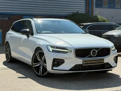 Used Volvo V60 R-Design Pro 247 HP (181 kW) 2019 White Estate