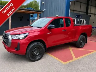 Used Toyota HiLux Active 150 HP (110 kW) 2021 Red Pickup