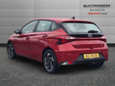 Used Hyundai i20 SE 100 HP (73 kW) 2023 Red Hatchback
