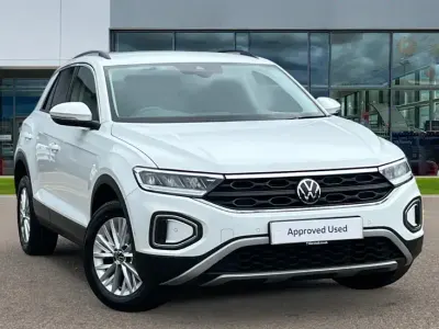 Usado VW T-Roc Life 110 HP (80 kW) 2023 Branco SUV