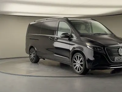 Used Mercedes V220 Premium 163 HP (119 kW) 2025 Obsidian black MPV