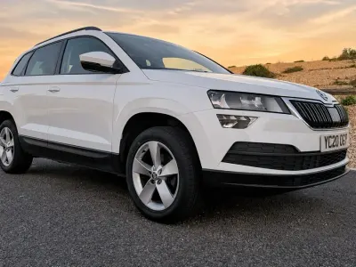Used Skoda Karoq SE 115 HP (84 kW) 2020 White SUV