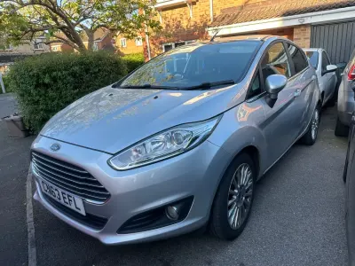 Używany Ford Fiesta Titanium 2013 Srebrny Hatchback