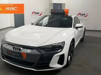Używany Audi e-tron GT quattro Design 389 kW (530 KM) 2022 Biały Sedan/Limuzyna