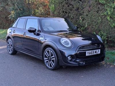 Used Mini Cooper S Exclusive 192 HP (141 kW) 2019 Blue/black Hatchback