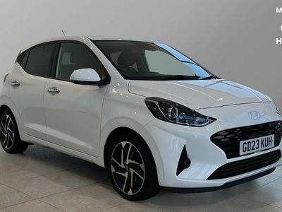 Used Hyundai i10 Premium 84 HP (61 kW) 2023 White Hatchback