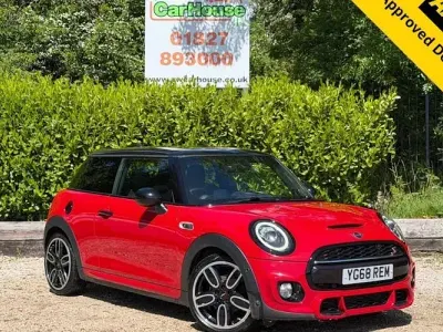 Używany Mini Cooper S Hatch 192 KM (141 kW) 2019 Czerwony Hatchback