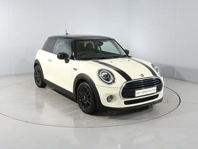 Used Mini Cooper Classic 134 HP (98 kW) 2020 White Hatchback