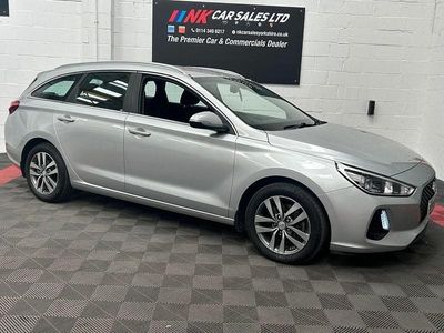 Silver Used 2018 Hyundai i30 SE Estate | £5,450 (Fair price)