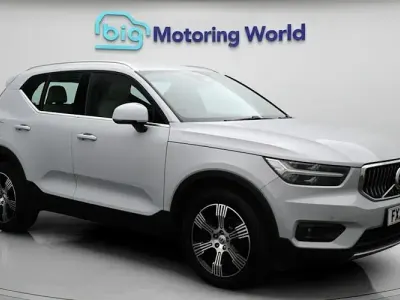 Usado Volvo XC40 Inscription 163 HP (119 kW) 2021 Prateado SUV