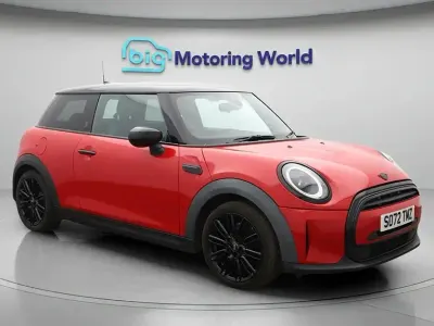 Używany Mini Cooper Exclusive 136 KM (100 kW) 2022 Czerwony Hatchback