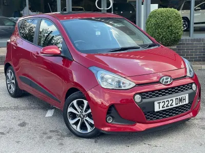 Used Hyundai i10 Premium SE 87 HP (63 kW) 2017 Red Hatchback