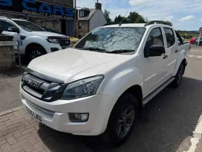 Used Isuzu Pick up 161 HP (118 kW) 2015 White Pickup
