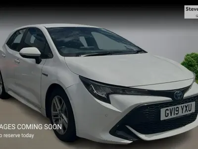 Used Toyota Corolla 122 HP (89 kW) 2019 White Hatchback