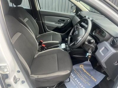 Used Dacia Duster Acces 115 HP (84 kW) 2019 White SUV