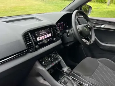 Begagnad Skoda Karoq SportLine 150 HK (110 kW) 2025 Silver SUV