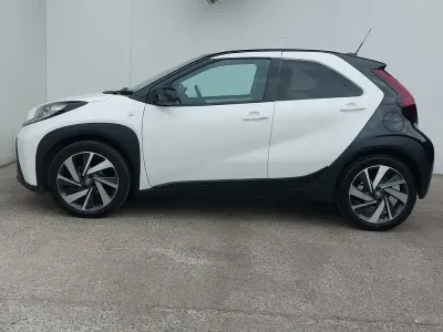 Used Toyota Aygo X 72 HP (52 kW) 2023 White SUV